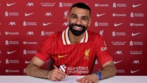 ⌚区区两周工资！萨拉赫签约时手戴奢侈手表，价值超72万英镑