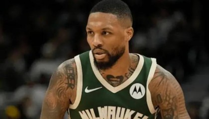 碰见保罗·乔治就来劲！利拉德轰41分单核击沉快艇